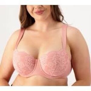 Elegant Pink Lace Bra